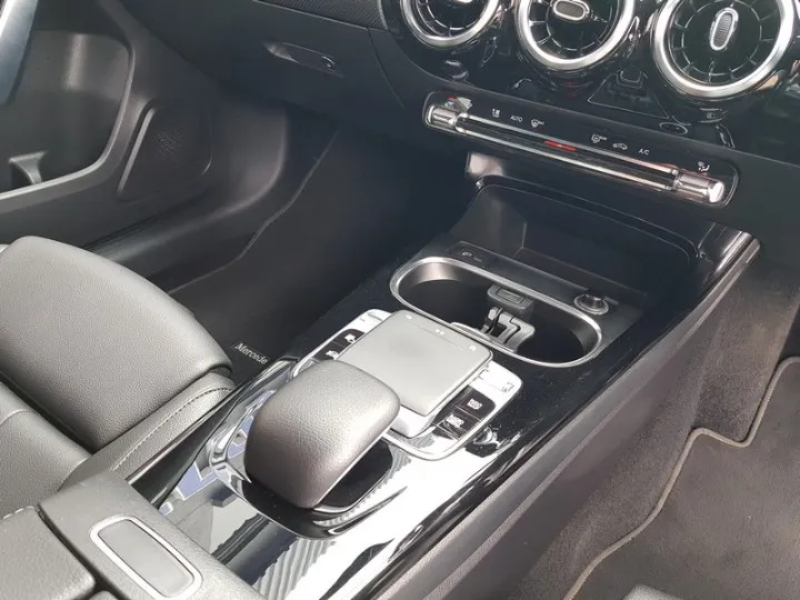 MERCEDES-BENZ A CLASS A CLASS A 200 A/T - 17