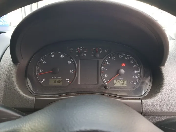 VOLKSWAGEN POLO VIVO POLO VIVO 1.6 TRENDLINE - 11