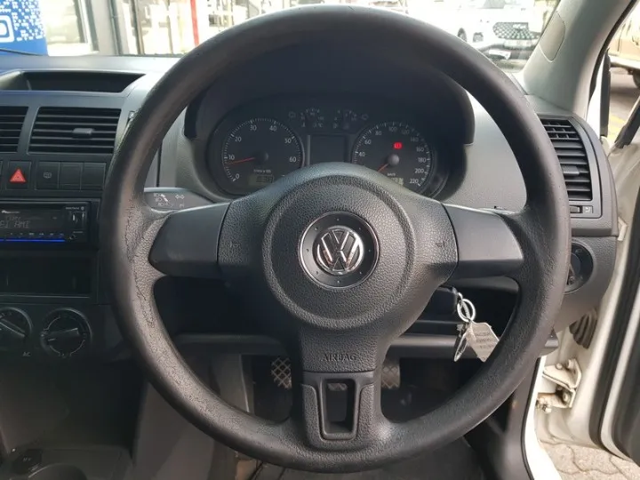VOLKSWAGEN POLO VIVO POLO VIVO 1.6 TRENDLINE - 12