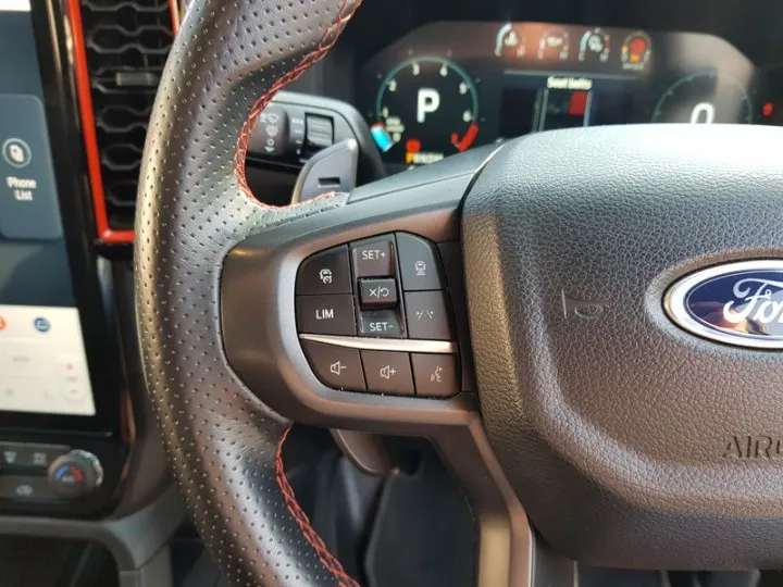 FORD RANGER RANGER 3.0 V6 BI TURBO ECOBOOST RAPTOR 4X4 A/T - 17