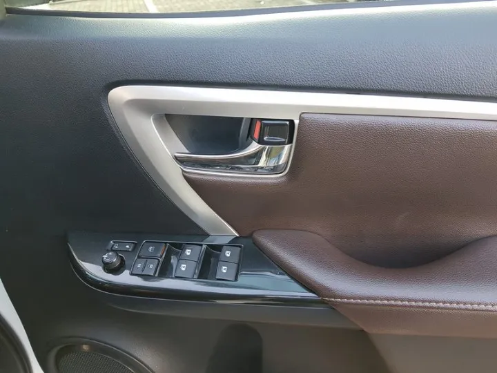 TOYOTA FORTUNER FORTUNER 2.8GD-6 R/B A/T - 8