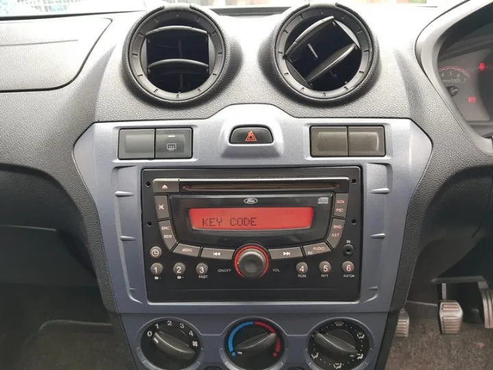 FORD FIGO FIGO 1.4 AMBIENTE - 10