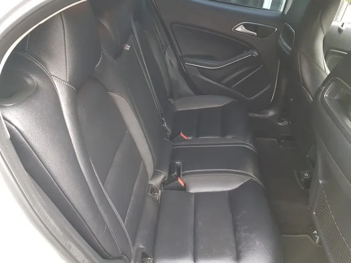MERCEDES-BENZ GLA GLA 200 CDI A/T - 17