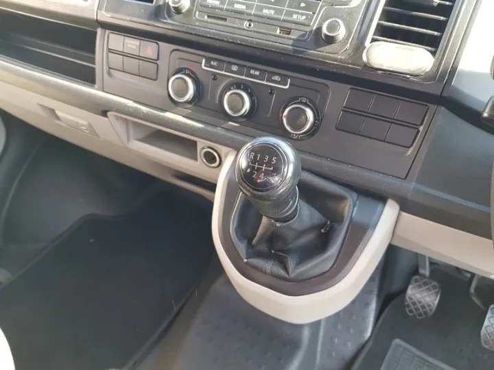 VOLKSWAGEN T6 T6 KOMBI 2.0 TDi (TRENDLINE)