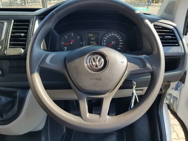 VOLKSWAGEN T6 T6 KOMBI 2.0 TDi (TRENDLINE)