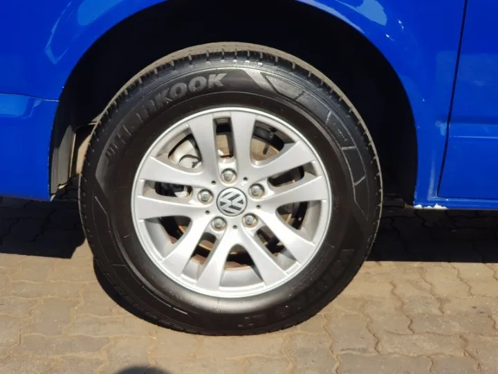 VOLKSWAGEN T6 T6 KOMBI 2.0 TDi (TRENDLINE)