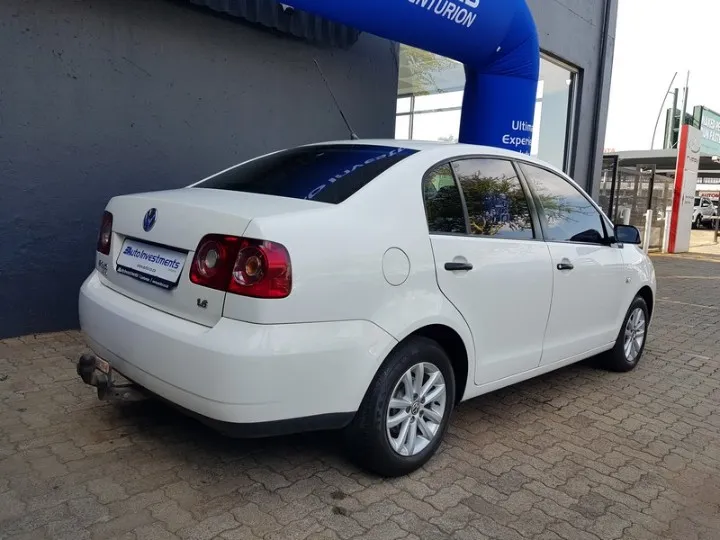 VOLKSWAGEN POLO VIVO POLO VIVO 1.6 TRENDLINE - 2