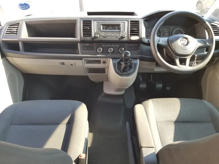 VOLKSWAGEN T6 T6 KOMBI 2.0 TDi (TRENDLINE)