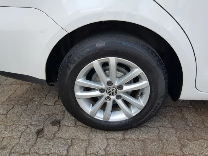VOLKSWAGEN POLO VIVO POLO VIVO 1.6 TRENDLINE - 16