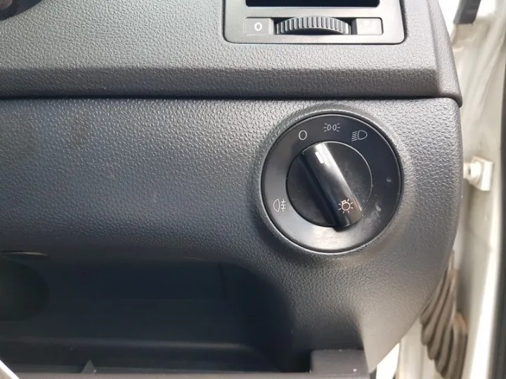 VOLKSWAGEN POLO VIVO POLO VIVO 1.6 TRENDLINE - 10