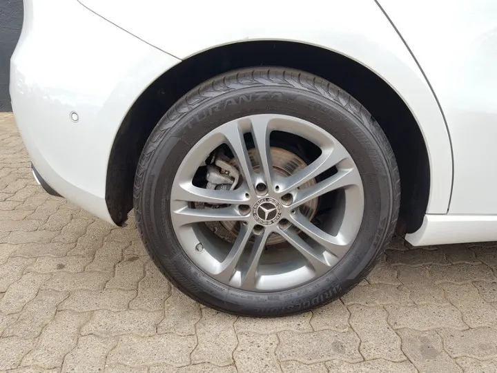 MERCEDES-BENZ A CLASS A CLASS A 200 A/T - 15
