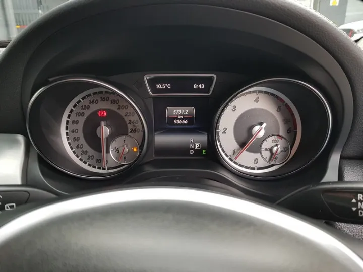 MERCEDES-BENZ GLA GLA 200 CDI A/T - 10