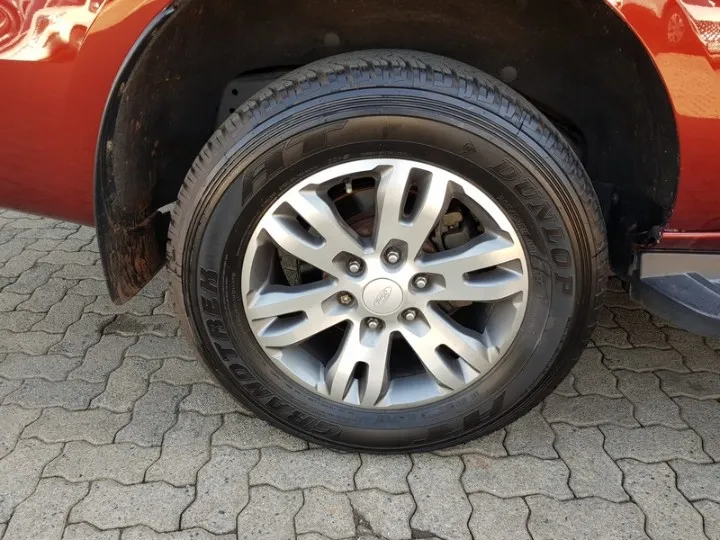 FORD EVEREST EVEREST 3.2 TDCi XLT 4X4 A/T - 6