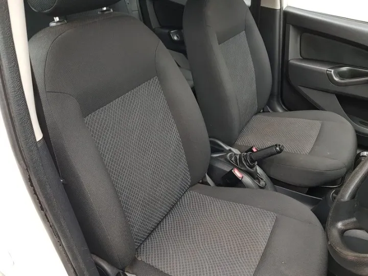 FORD FIGO FIGO 1.4 AMBIENTE - 11