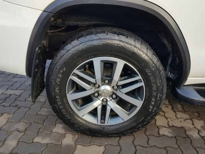 TOYOTA FORTUNER FORTUNER 2.8GD-6 R/B A/T - 17