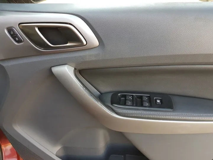 FORD EVEREST EVEREST 3.2 TDCi XLT 4X4 A/T - 8