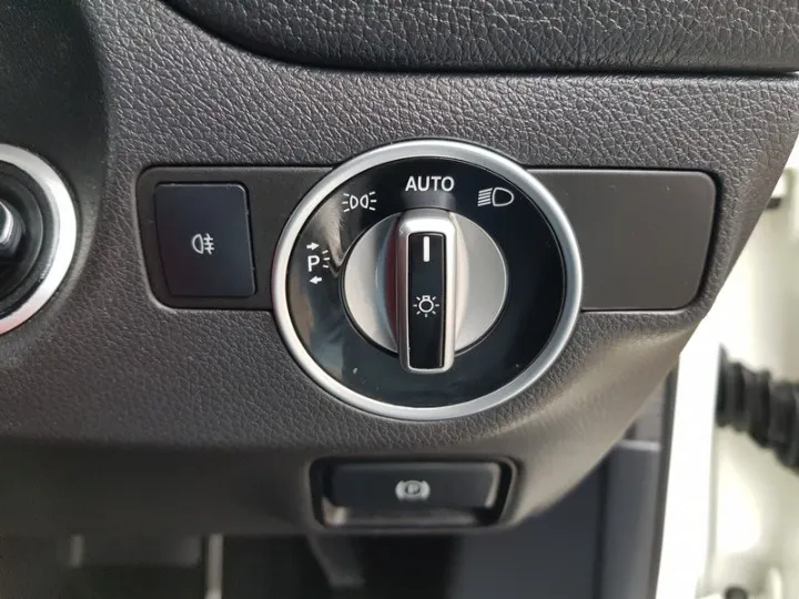 MERCEDES-BENZ GLA GLA 200 CDI A/T - 9